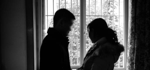 保姆拐走的儿子找到亲妈 但亲妈已找到个“亲儿子”