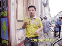 听到有人喊“救命” 退伍老兵纵身跃进河里