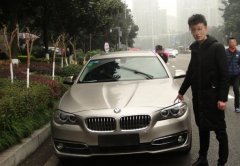 宝马男和女性被代驾丢在路边过夜 执意酒驾被查