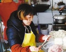 大姐两根手指　赚回两套房子