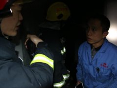 房屋起火女孩逃生 引燃大火的这东西好多人冬天都在用