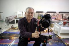 62岁学拍夜景，63岁学驾照，这个好学的山东老人今年想用山城夜景给重庆直辖献礼