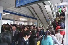 节后两大医院爆满 警方发交通预警