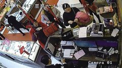 项链送准儿媳当见面礼 没想到竟是她偷来的