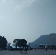 涪陵一货车司机戒赌造1250米长风筝 成两江广场“风筝王”