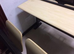 重庆一高校在教室每排座位都装上插座，竟然还有网！