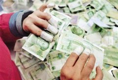 重庆票款员的日常：每天40万块块钱数到手发软