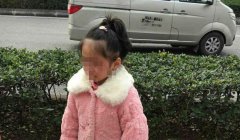 喜欢把孩子放在电动车后座的家长要注意这事