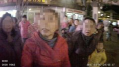 受不了坝坝舞噪音  黄桷坪一居民抛“水弹”袭击