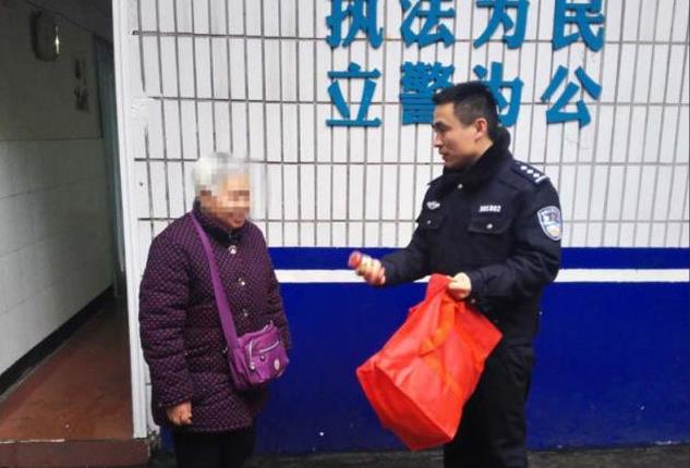 重庆：她是个退休医生 也上当买了4.8万元保健品