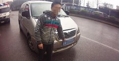 快递小哥无证驾驶 将自己“送”进拘留所