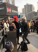 观音桥现杀马特斗舞 节奏根本停不下来