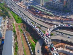 渝昆高速22车相撞事故路段交通现已恢复