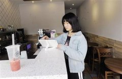 女大学生从小用零花钱理财 读大一就投资两家店