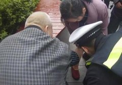 重庆6旬老太被狗咬伤 狗主人竟带她去宠物医院看病