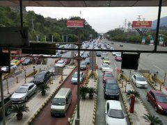 渝武高速G75北碚段迎来出行高峰