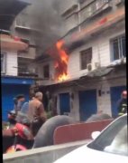 重庆一熊孩子玩火闯大祸 家里燃起熊熊大火