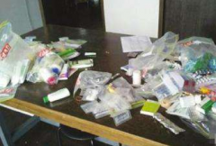 太恶劣了！重庆一家卫生室居然使用过期药品