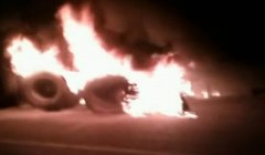 重庆一大货车开成“火车” 12个轮胎被烧成灰烬