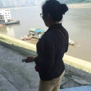 重庆一婆婆码头轻生 被救后大哭不止