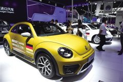 重庆车展一90后下叉兰博基尼