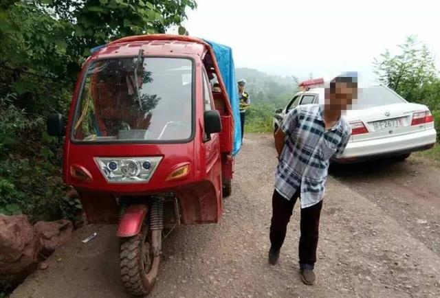 男子无证驾驶无牌三轮车 称自己有残疾不应被扣车