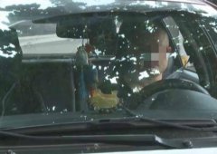 男子好心送朋友回家 朋友却偷走他的手机