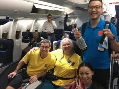 重庆医生飞机上救白人女性