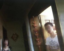 16岁小孩因玩手机与母亲起冲突 报警称：被虐待