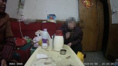 老太天天喊人打麻将还留饭  保姆不堪负担报了警