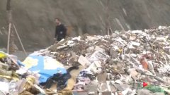 新建公路未开通 有人把这里当“渣场”