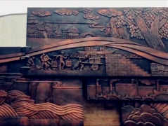 重庆这条人行道很工业风  行走时像穿越了一样