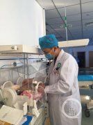 家长都想放弃了 重庆援藏医生坚持救回呼吸心跳停止男婴