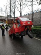 货物装载不平衡的后果“前凸后翘”