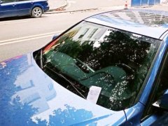 爱车被剐蹭 肇事者留字条气坏车主