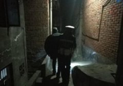 六旬老人儿子家过春节迷路新桥  民警深夜帮他找家人