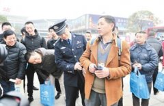 小偷又出新套路：有人装争吵有人扒窃