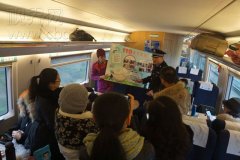 防扒知识进车厢 春运安全记心里