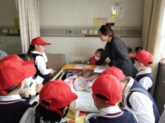 他们把年味带到病房 让白血病小朋友过了个别样的春节