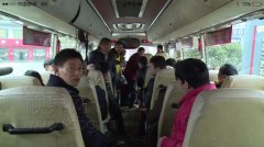 外地旅游车变“黑车” 乘客多为农民工