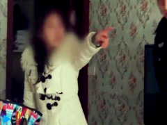 离婚夫妻闹别扭 前夫“扣人”不让走