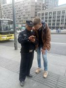 俄籍留学生在“魔幻3D”重庆迷了路