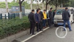 准载7人装了10人  送学员参加驾考的车还超载
