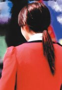 女子回家给父母大红包  亲戚纷纷上门：借钱借宿还让介绍工作