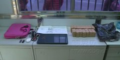 气温逐渐升高 公交车上“马大哈”增多