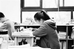 女孩被10所世界名校录取 仍积极备战高考